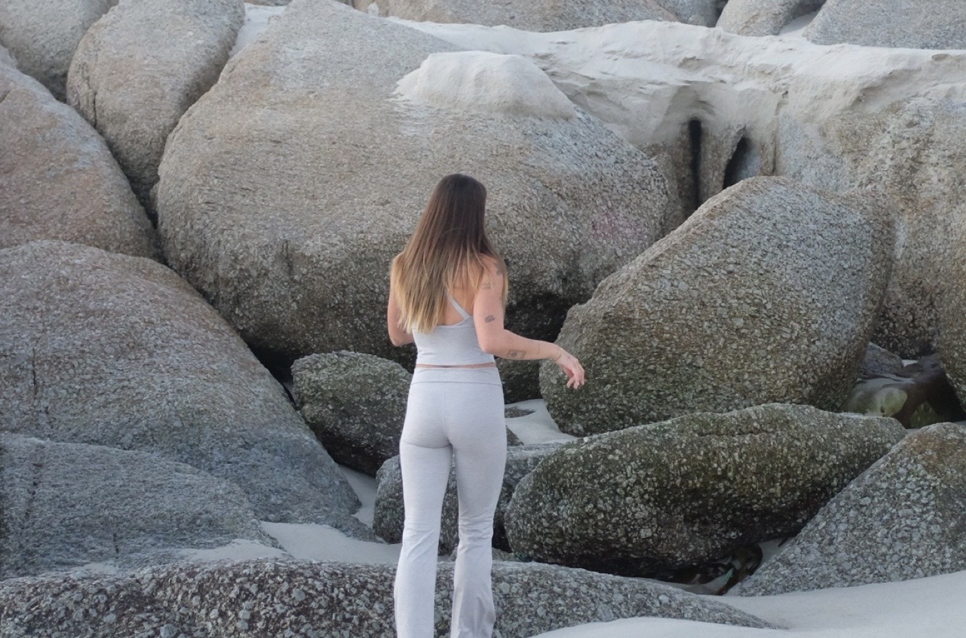 Boulders, stone set